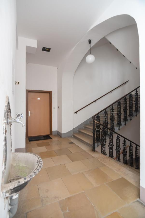 Klein, Aber Fein In Zentraler Ruhelage Viena Exterior foto